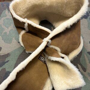 Ugg scarf Shearling 4 Panel great gift !! super soft and cozy